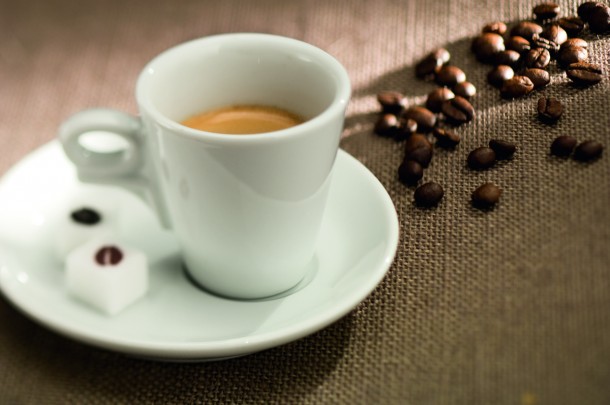 espresso_ceramic_cup_beans