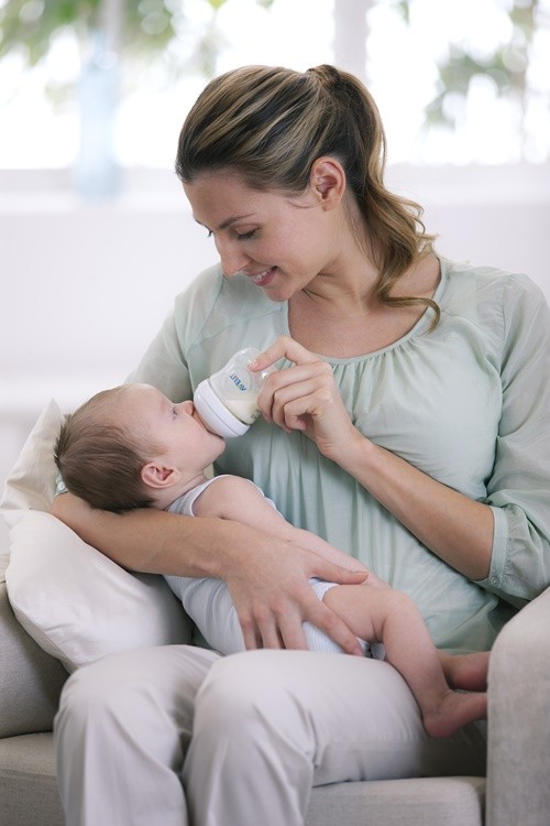 Biberón Philips Avent Natural Lifestyle02