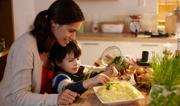 cocinar juntos en divertido
