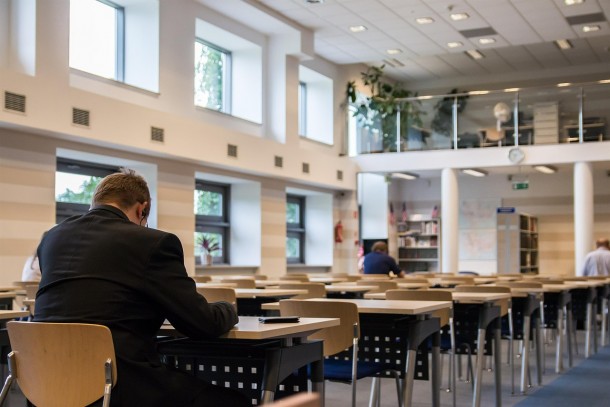 library-488681_1280