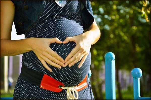 pregnant-244662_1280