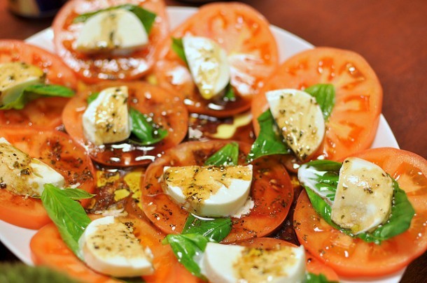 aceite de cafe en ensalada