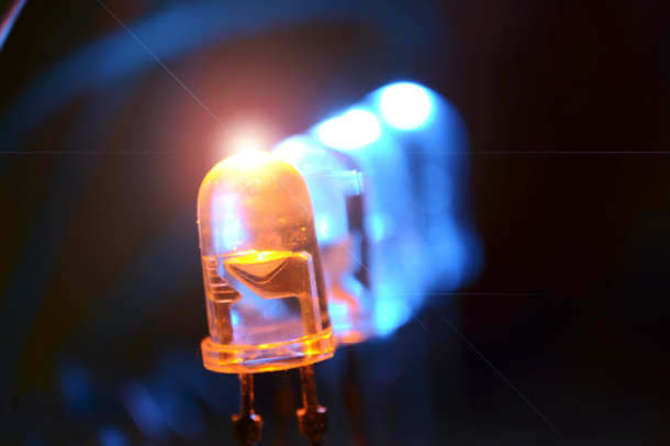 1024px-Orange_LED_emitting
