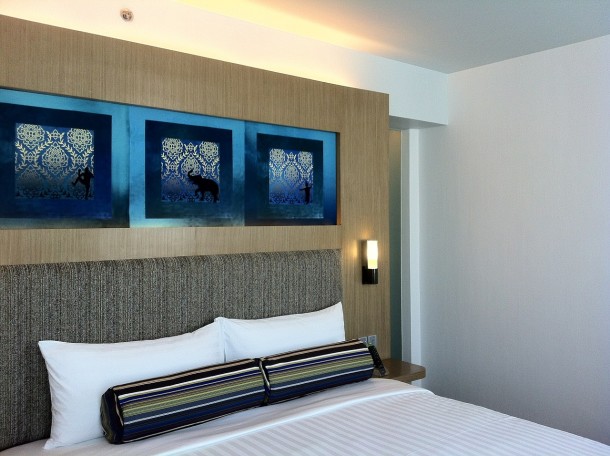bedroom-469570_1280