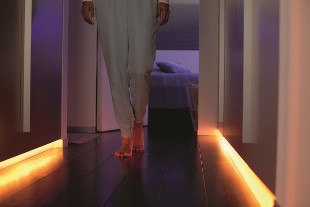 Hue-Lightstrip-Plus_hallway-1-1280x853