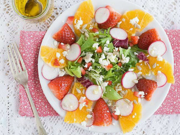 Fresas en ensalada con naranja
