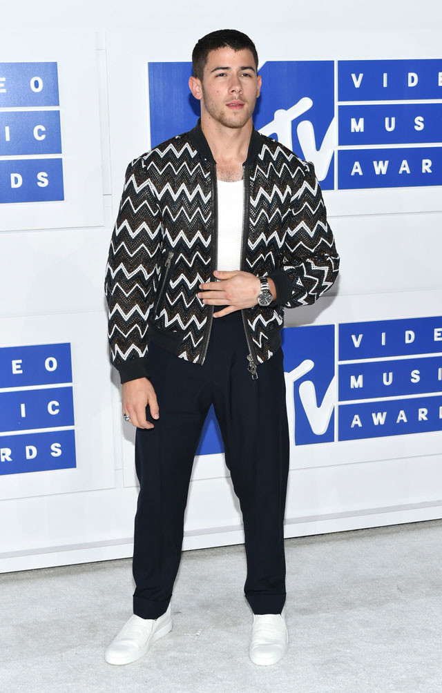 20160830_Nick-Jonas_01