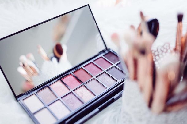 neceser maquillaje productos básicos