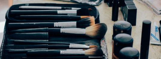 limpiar brochas maquillaje