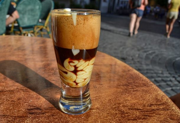café