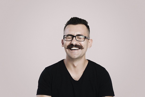 dejarse bigote