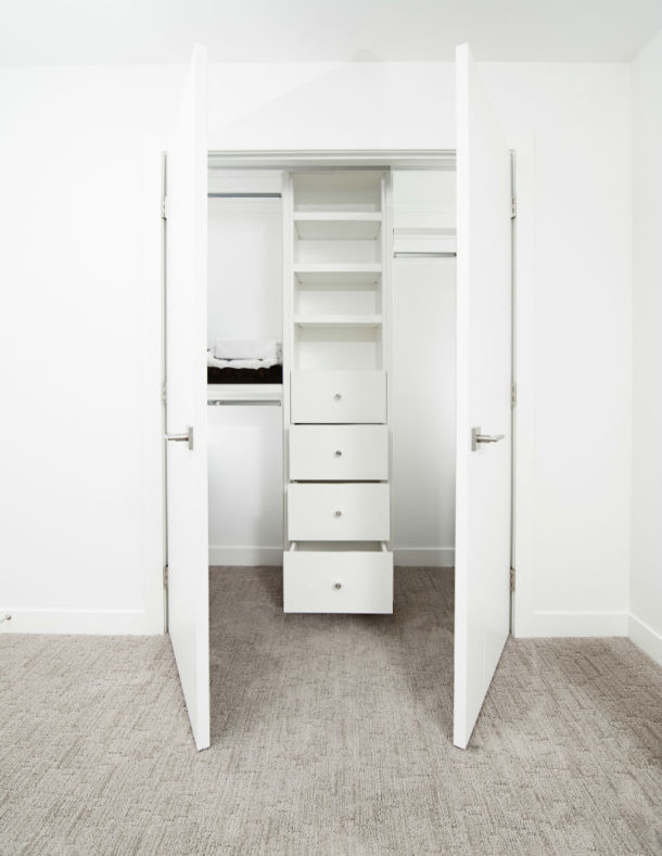 tener vestidor