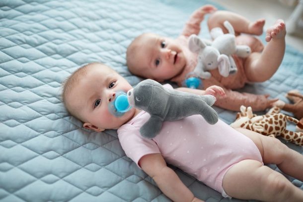peluches y chupetes