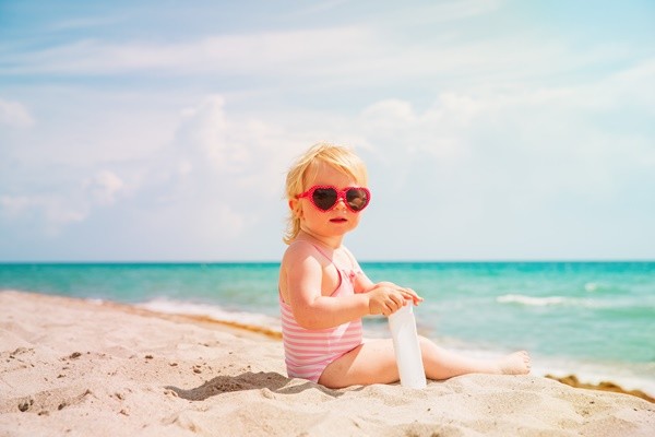 bebes en la playa