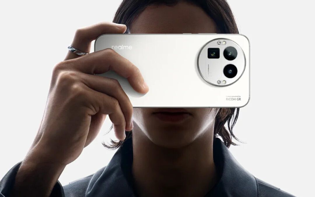 Capturar el momento antes que conseguir la toma perfecta. El espíritu de la foto callejera cobra vida en el nuevo realme GT 8 Pro, diseñado junto a Ricoh