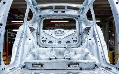 ¿Por qué utilizar 100 piezas cuando basta con una? Así es el ‘megacasting’, el secreto del Volvo EX60 para ser más eficiente,  sostenible y con una autonomía sin precedentes